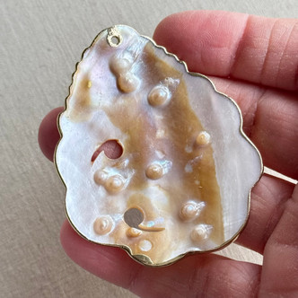 66x52mm Baroque Shell Pendant Gold Rimmed Focal Per Pc