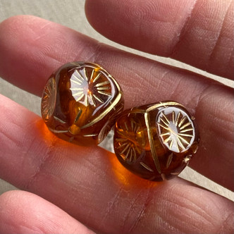 20mm Gilded Amber Nugget Resin Beads Q2 Per Pkg