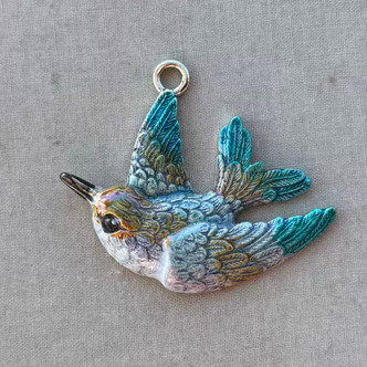 Broad-billed Hummingbird Pendant Artisan Hand Painted Bird 53x45mm Per Pc