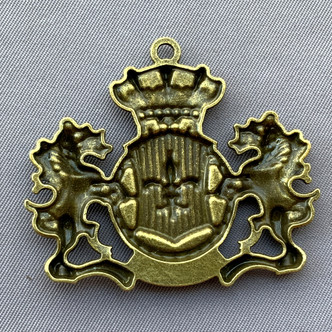 Lion Crown Shield Coat of Arms Heraldry Pendants 38x45mm Antique Brass Plated Alloy Q3 Per Pkg