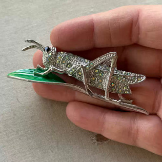 3.25 Inch Grasshopper on Leaf Brooch Pin Rhinestone Enamel Silver Per Pc