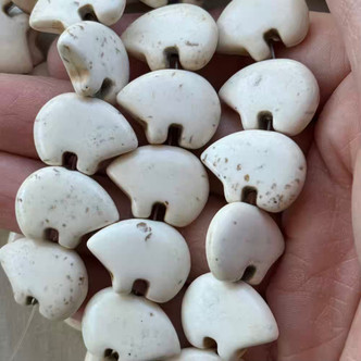 21x16mm Zuni Bear Magnesite White Beads Semi Precious Stones Q12 Per Strand