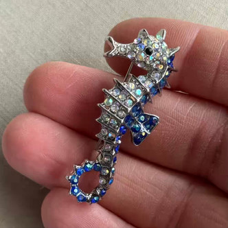 1.75 Inch Seahorse Pendant Brooch Pin Rhinestone Sapphire Per Pc