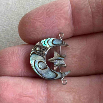 18x17mm Moon & Star Pendant Abalone Shell Q1 Per Set