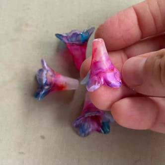 Rollerblade Artisan Lucite Acrylic Flower Trumpet Beads 22mm Hand Painted Q4 Per Pkg