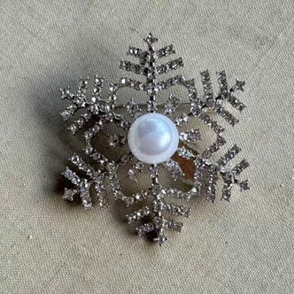 1.5 Inch Snowflake Brooch Pin Rhinestone Clear Silver Plated Per Pc