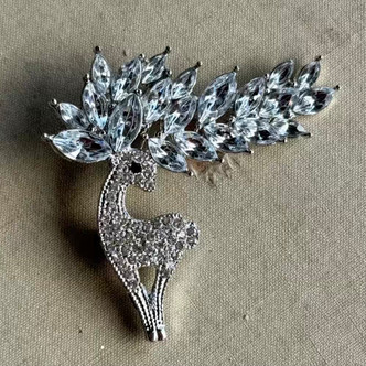 2 Inch Diva Reindeer Brooch Pin Rhinestone Clear Silver Plated Per Pc