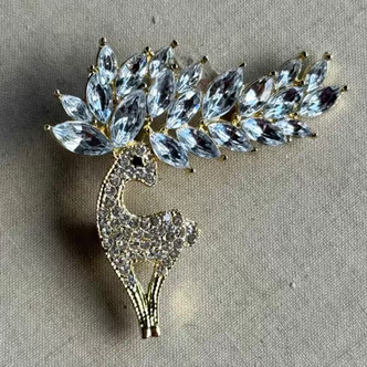2 Inch Diva Reindeer Brooch Pin Rhinestone Clear Gold Plated Per Pc