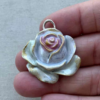 Esperance Rose Flower Pendant Patina Botanical 35mm Per Pc