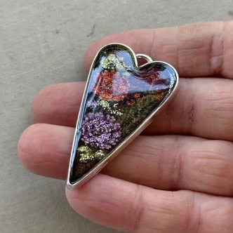 52x29mm Autumn Flower Heart Pendant Hand Poured Glitter Resin Silver Per Pc