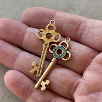42x17mm Aqua Skeleton Key Charms Hamilton Gold Plated Alloy Q2 Per Pkg