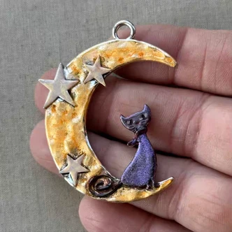 Ichabod Cat in the Moon Pendant Halloween Artisan Hand Painted Per Pc