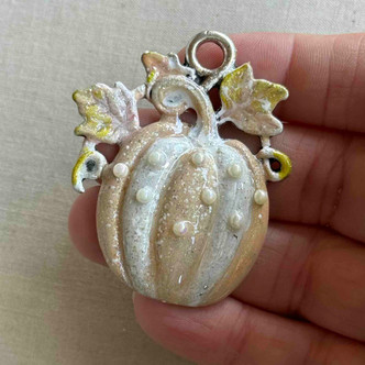 Cinderella Pearl Pumpkin Hand Painted Pendant Per Pc