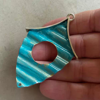 Teal Artisan Corrugated Tin Birdhouse Pendant 75x48mm Per Pc