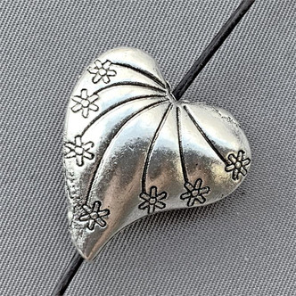 Thai Style Floral Heart Beads 25x23mm Antique Silver Plated Alloy Q12 Per Pkg
