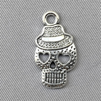 Dapper Skull Charms 21x16mm Antique Silver Plated Alloy Q6 per Pkg