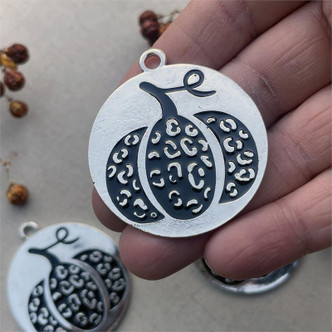 Leopard Cheetah Fall Pumpkin Pendants Silver Plated 49mm 3pcs Per Pkg