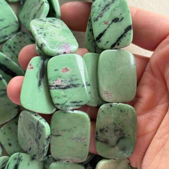 Ruby Zoisite 30x22mm Rectangle Semi Precious Stone Beads 6Pcs Per Strand