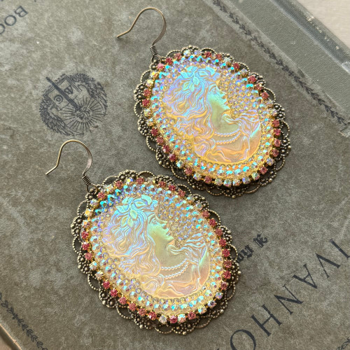 Lady Bennet Cameo Earrings Rhinestone Resin Collage Per Pair