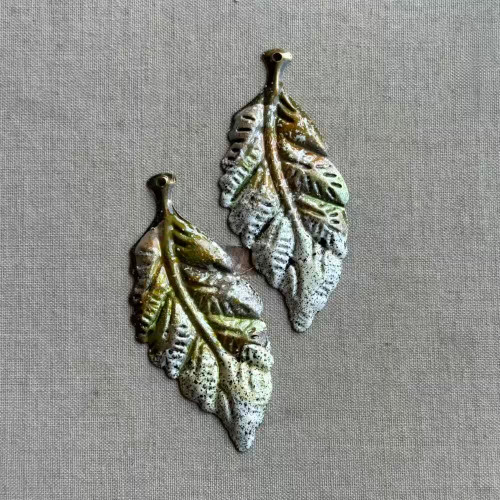 53x23mm Frosted Glitter Cherry Leaf Pendants Artisan Painted Antique Brass Plated Iron Q2 Per Pkg