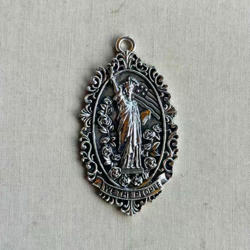 58x32mm We The People Lady Liberty Americana Pendants Antique Silver 2Pcs Per Pkg