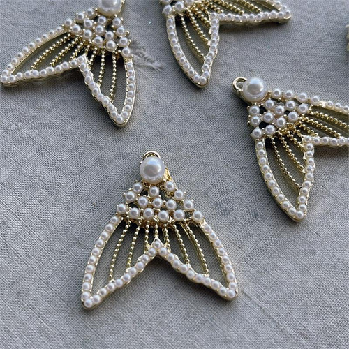 Mermaid Tail Fins Faux Pearl Pendants 30x28mm Gold Plated Alloy Q4 Per Pkg