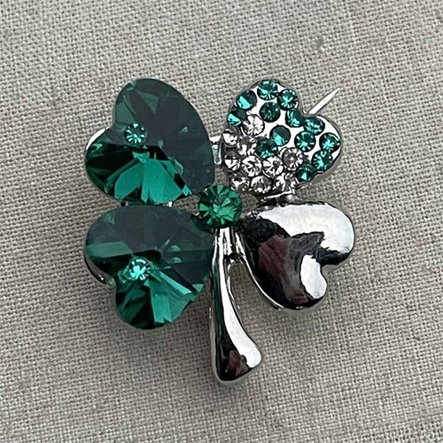 Zircon Clover Brooch Pin Small Glass Rhinestone Silver Plated 30x26mm Per Pc