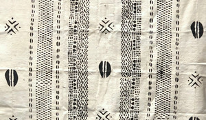 28650 African Mali Mud Cloth Bambara Bogolanfini White Aprox 46" x 66" 28650 African Mali Mud Cloth Bambara Bogolanfini White Aprox 46" x 66"