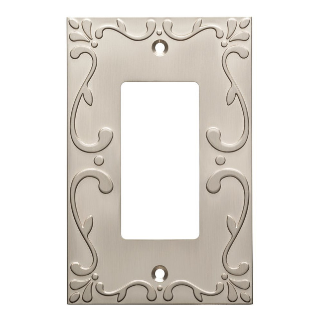 W35072SNC Classic Lace Single GFCI Outlet Cover Plate Satin Nickel
