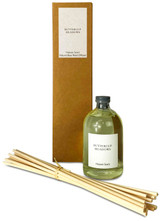 100ml Bluebell scented artisan reed diffuser. Made with natural, alcohol plant-based reed liquid with no parabens.