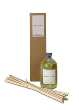 100ml Moroccan Rose scented artisan reed diffuser. Made with natural, alcohol plant-based reed liquid with no parabens.