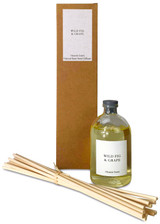 100ml Fig & Grape scented artisan reed diffuser. Made with natural, alcohol plant-based reed liquid with no parabens.