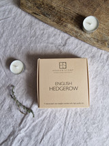 English Hedgerow gift box of 9 aluminium tealights made of natural, vegan, plant-based rapeseed, coconut & soy wax blend, with no parabens