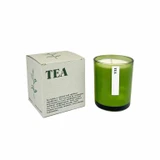 20cl natural soy wax Tea-scented candle in a beautiful green glass jar, next to its recycled presentation box.