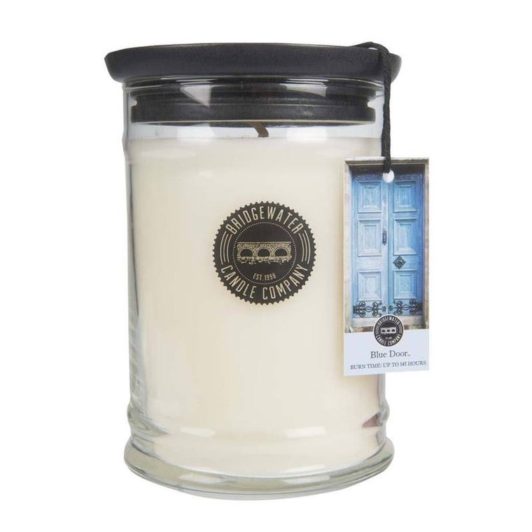 Provides 3 Meals to a Child in Need
DESCRIPTION:

Pulling up to the house with the blue door, layers of mandarin and cedarwood filling the air.

DETAILS:

Fragrance Family: Woody

Volume: 18.5oz

Lifespan: Burn Time up To 145hrs