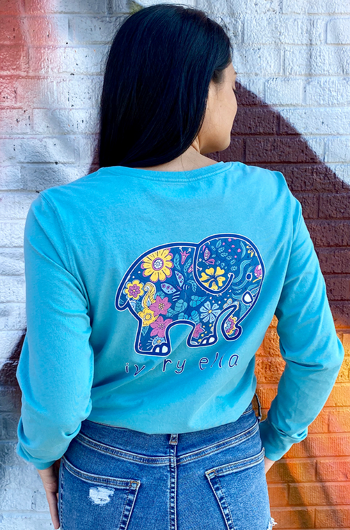 Dreaming of wildflowers and sunshine? Then this heritage tee is perfect for you! Get ready for cooler temperatures with a tee as colorful and creative as you!

          

Cotton Blend
Regular Fit!
Imported
Machine Wash Cold
Screen Printed Locally in Rhode Island
Model is 5'3" wearing a Small