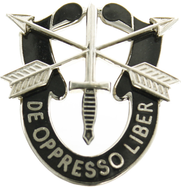 US Special Forces Lapel Pin - De Oppresso Liber Military Insignia Sword & Arrow