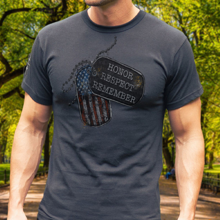 Men’s Honor Respect Remember Short Sleeve T-Shirt – Crew Neck Shirt with Dog Tag Graphic