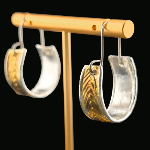 15-26.1p Silver and Gold Hoops - VEC short