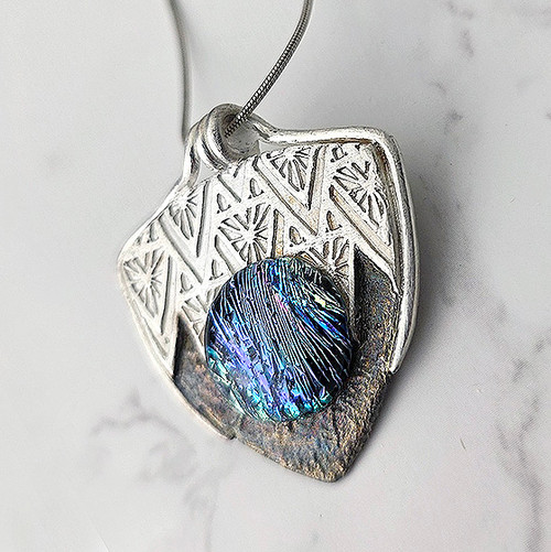 24-26.8p Texture and Tone Pendant