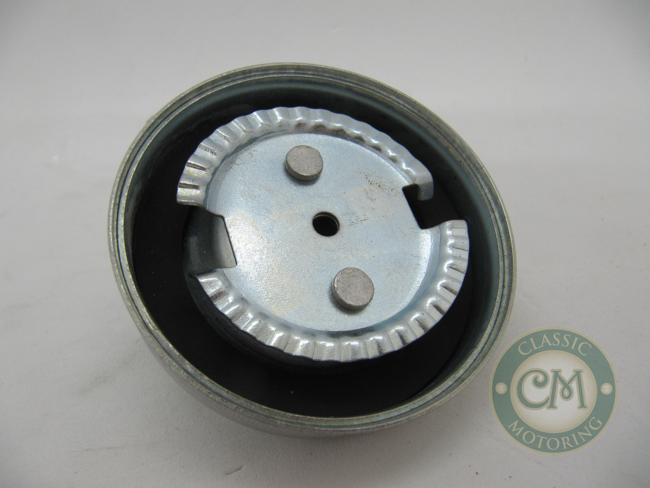 8G612 - Oil Filler Cap - Metal