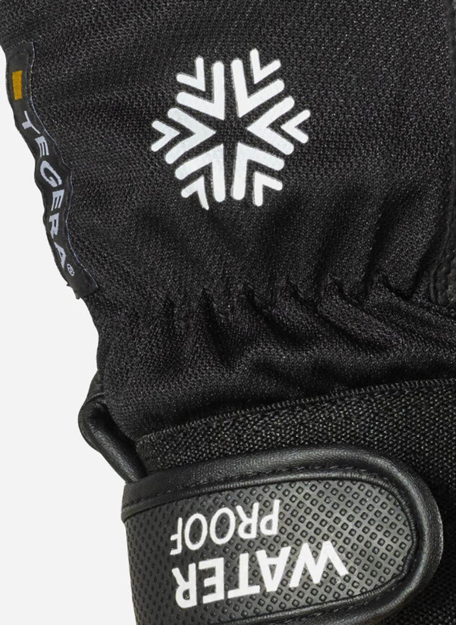 Close up view on Ejendals Tegera 517 Waterproof and Windproof Insulated Work Gloves