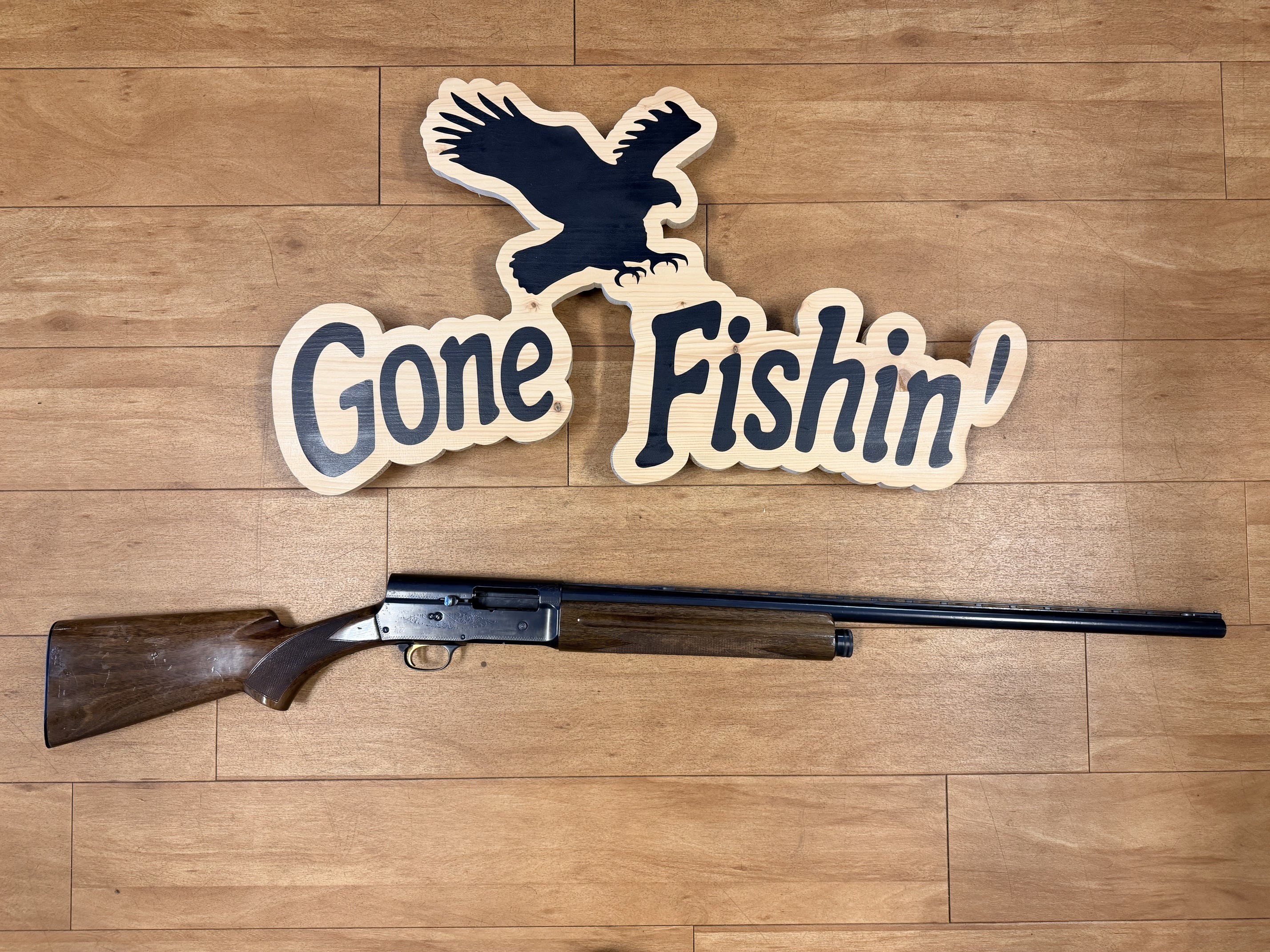 Browning Auto 5 Lightweight Twelve 12ga, 2 3/4" $1100 (Minor fore-end crack)