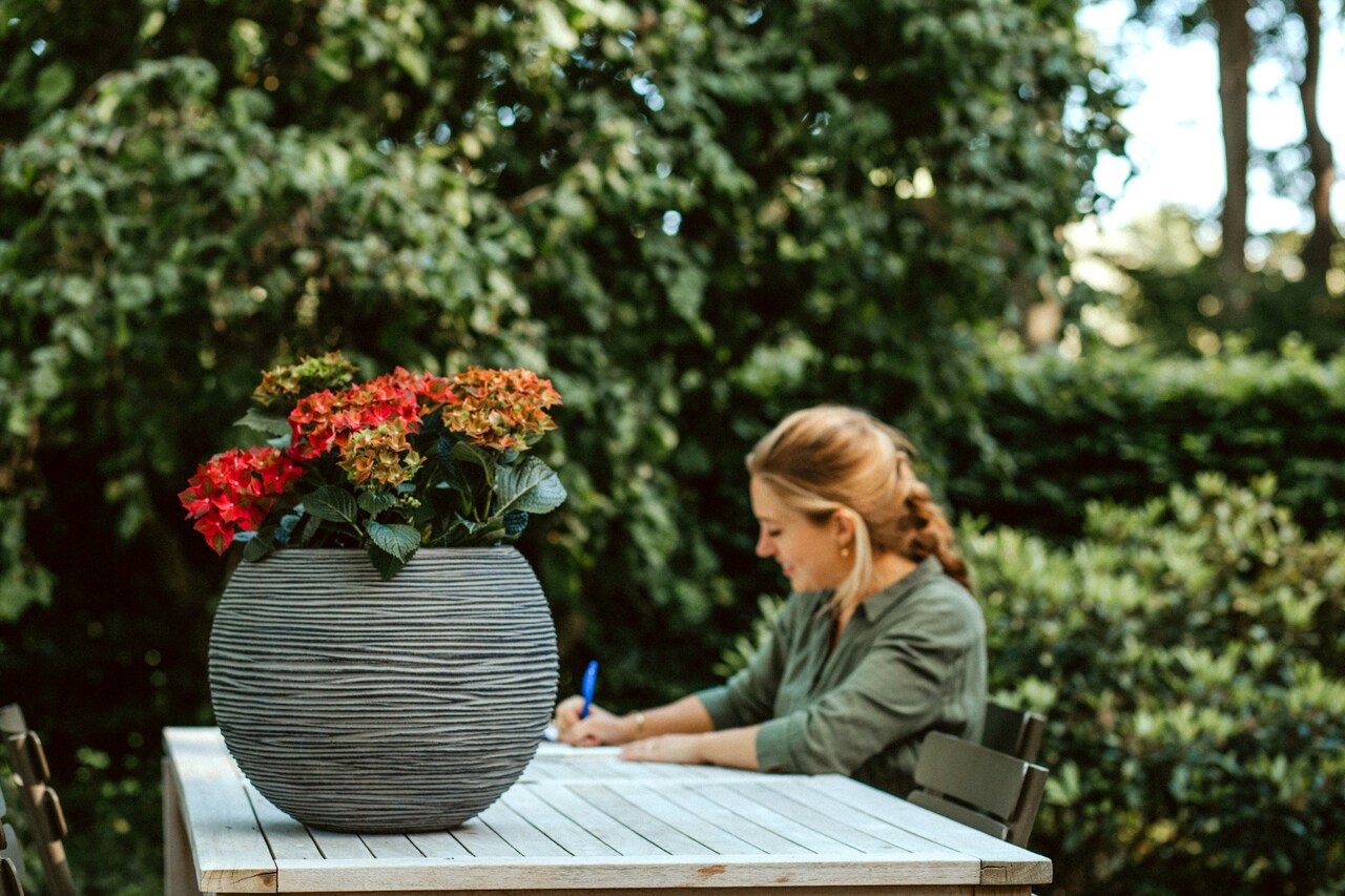 Nature Rib NL Ball Vase Anthracite