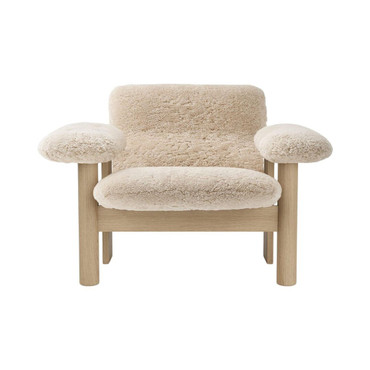 Brasilia Low Lounge Chair Sheepskin