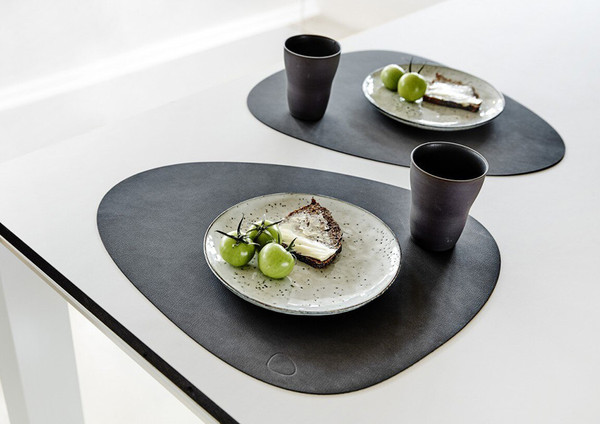 LIND DNA /// DINING IN STYLE