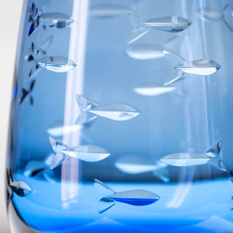 Set of Four Engraved Blue School of Fish Stemless Wine Tumblers close up