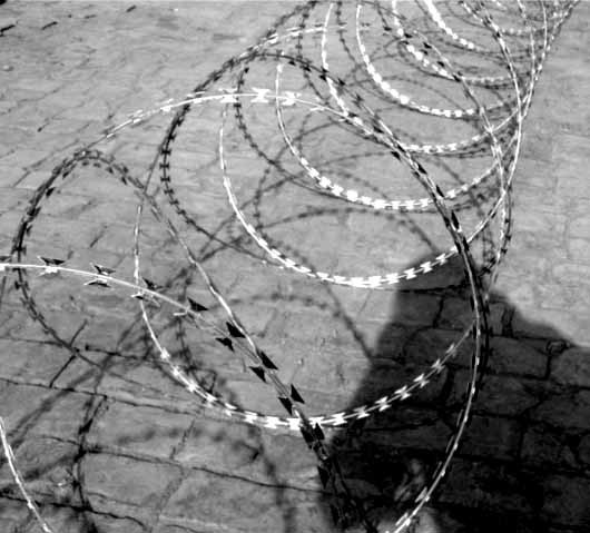 Razor wire 15 mtr roll, dia 900 mm Quality D, Price per ROLL, IMPA 671216, HS Code 73130000, Origin PRC, Weight 8.00Kg