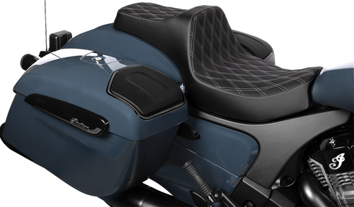 Drag Specialties Seats Seat Pred.3 2-Up Dd Sivr Vinyl 20-25 Challenger 25Chieftain