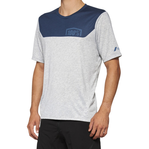 100% Airmatic Short-Sleeve Jersey - Gray/Midnight - Large 40014-00017 100% Airmatic Short-Sleeve Jersey - Gray/Midnight - Large 40014-00017